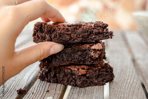 Obraz na plátně fresh homemade fudgy chocolate brownie / hausgemachter brownie