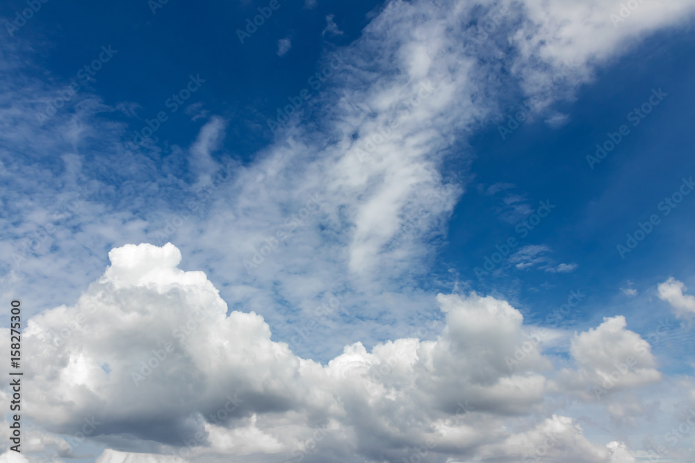 Naklejka premium Cloudy daylight in the sky.
