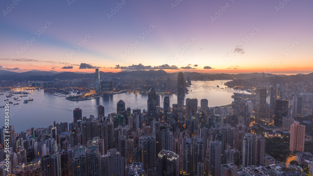 Fototapeta premium Sunrise on Victoria Harbour, Hong Kong