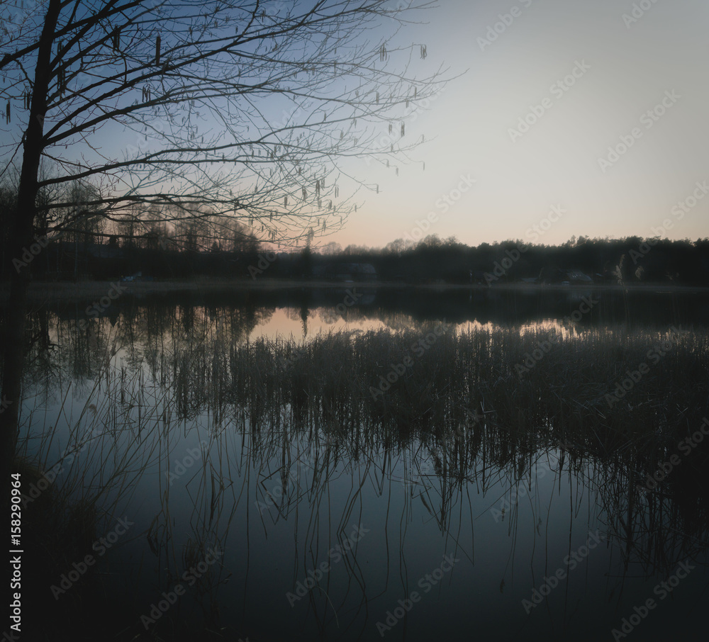 Fototapeta premium Sunset at the lake