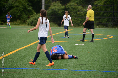 фотографія Referee misses the foul