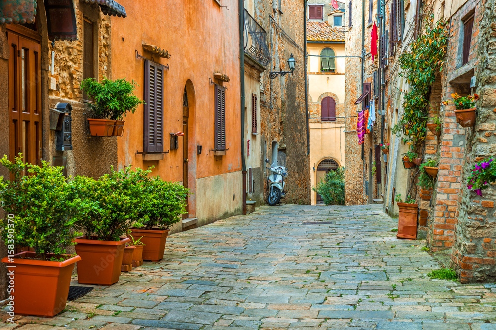 Beautiful alley in Tuscany, Old town, Italy - obrazy, fototapety, plakaty 