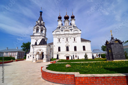 Holy Trinity Cathedral on the territory of the monastery in Murom