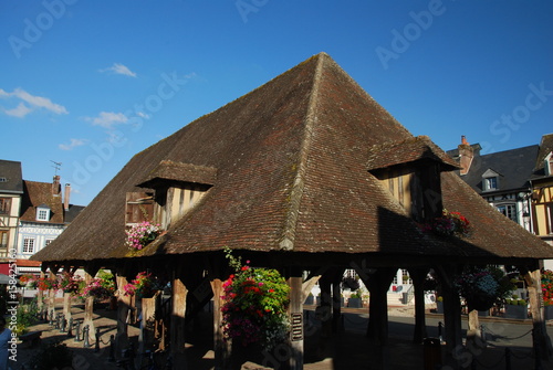 Halles de Lyons-la-Forêt, Normandie photo