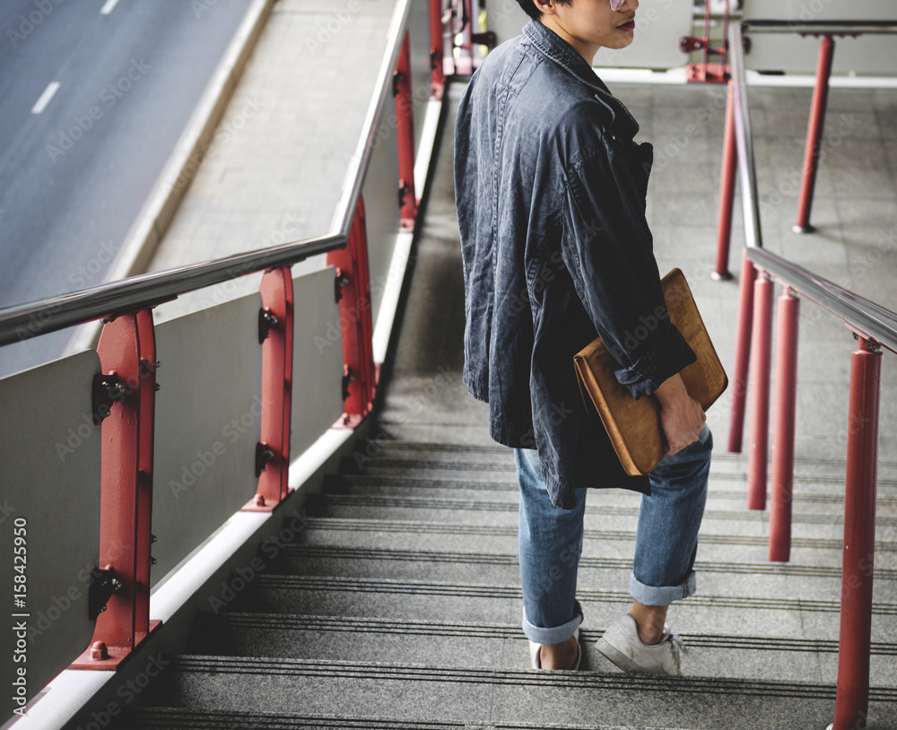 Obraz premium Young man commuter daily life routine lifestyle