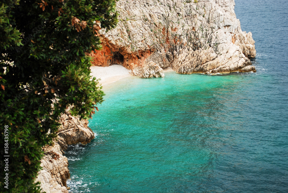 Fresh and crystalline waters