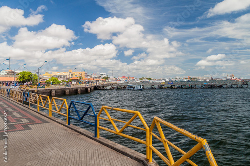 Quadro su tela Riverside promenade in Santarem, Brazil