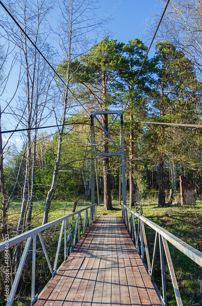 Obraz premium On the suspension bridge