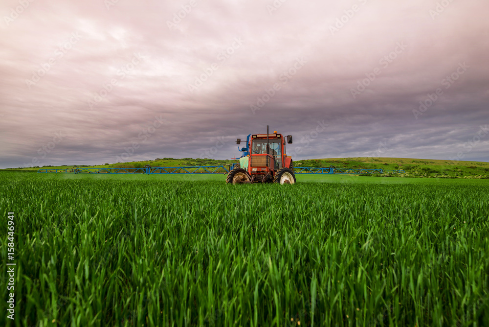 Obraz premium pulvériser les champs