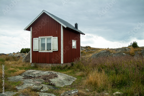 A red cabin in the Swedish archipelago for overnight stay © fotograf connyM