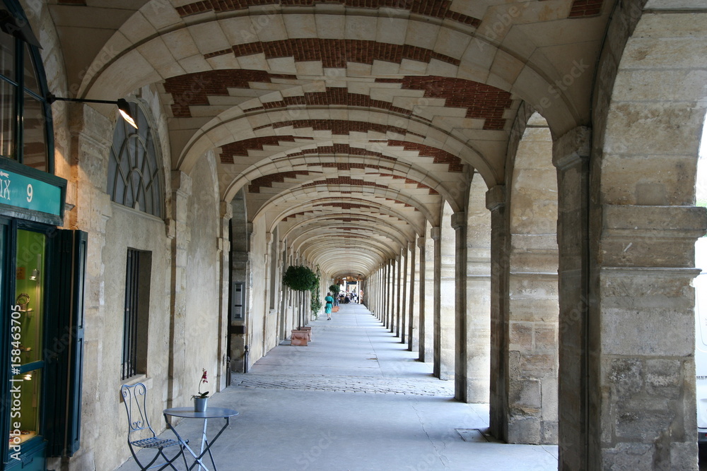 Obraz premium Paris Arcade Place des Vosges