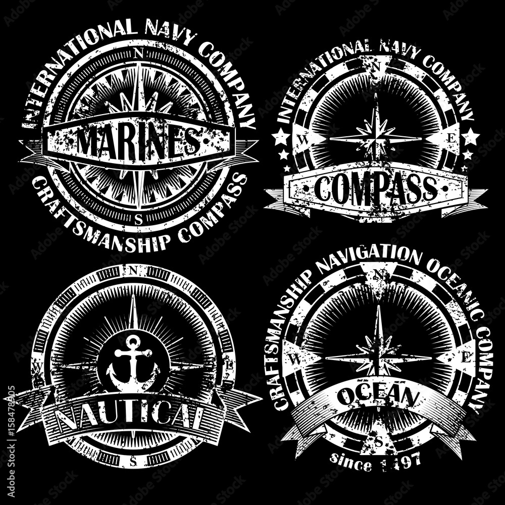 Obraz premium Set of vintage compasses