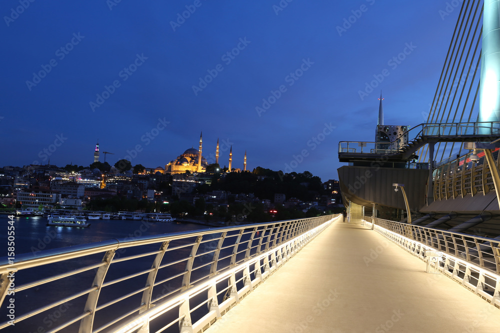 Obraz premium Golden Horn Metro Bridge in Istanbul, Turkey