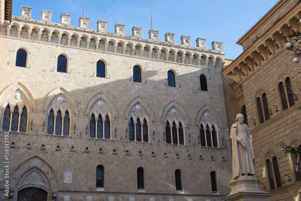 Facade detail of the Salimbeni Palace, Banca Monte dei Paschi di Siena. Siena, Tuscany, Italy.