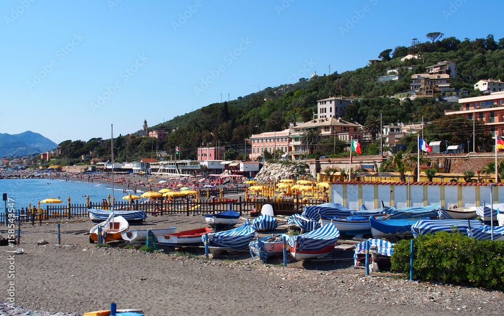 plage de la ville de CAVI dans la ligurie en italie