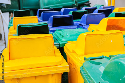 Storage bins