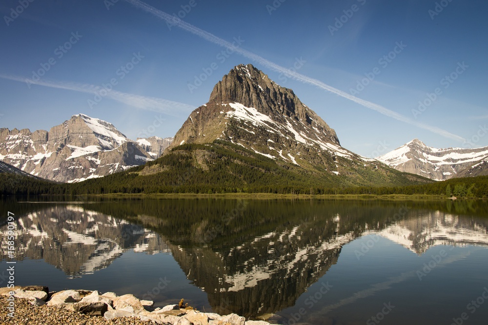 Mountain reflection in lake 
