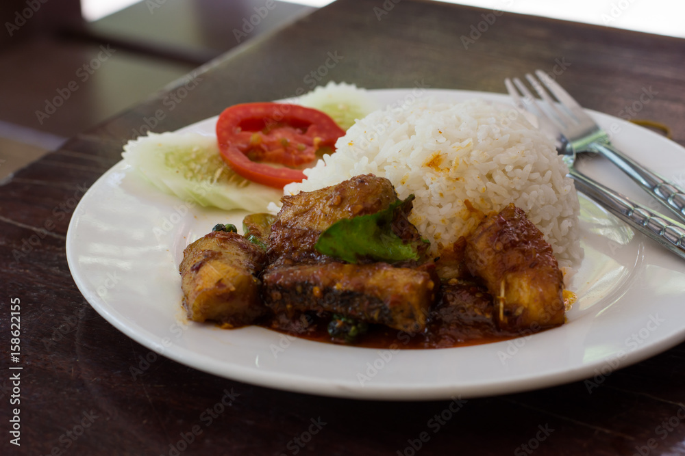 Fried fish curry.