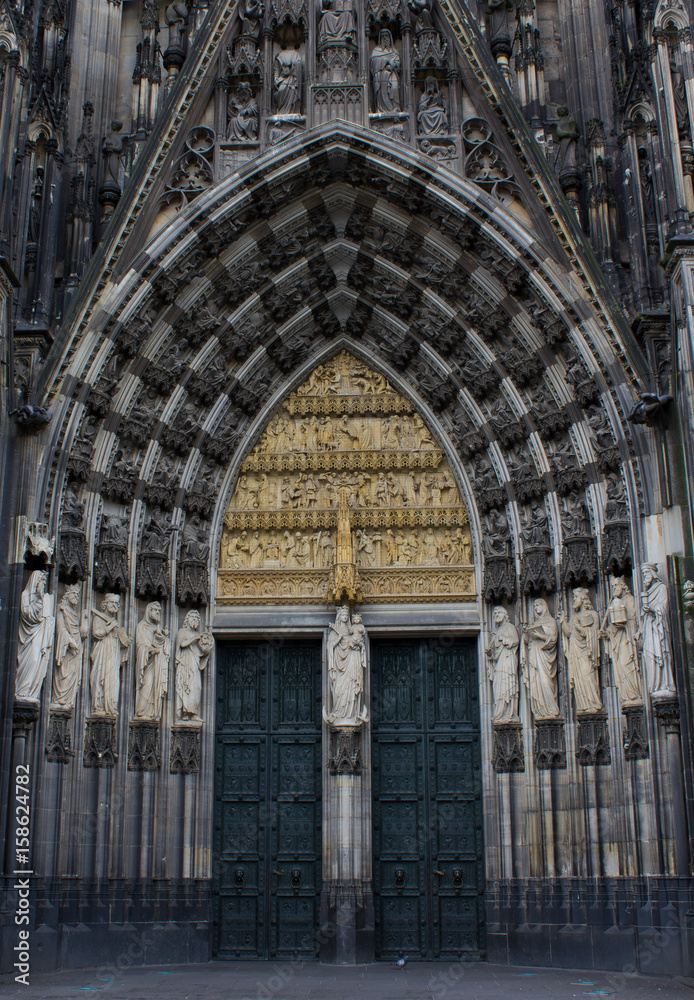 Statues decorated at entrance of Cologne cathedral