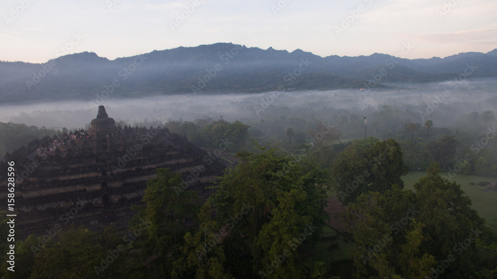Fototapeta premium borobudur at dawn
