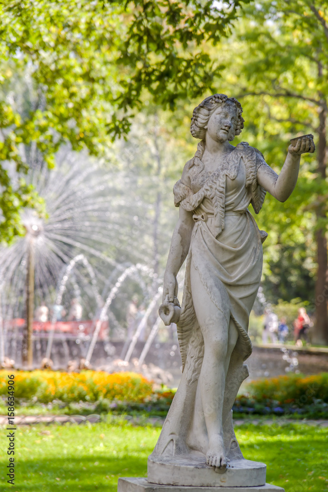 Fototapeta premium Ancient sculpture at peterhoff fountain park
