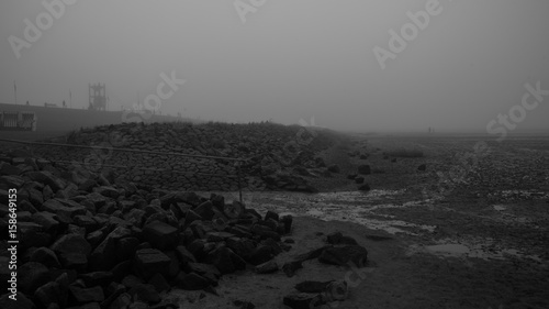 Nebel am Strand photo