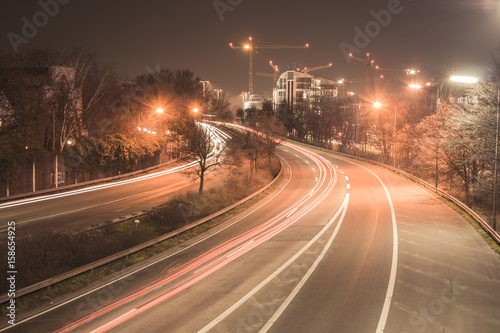 B7 in Richtung Seestern (Düsseldorf) in Langzeitbelichtung 