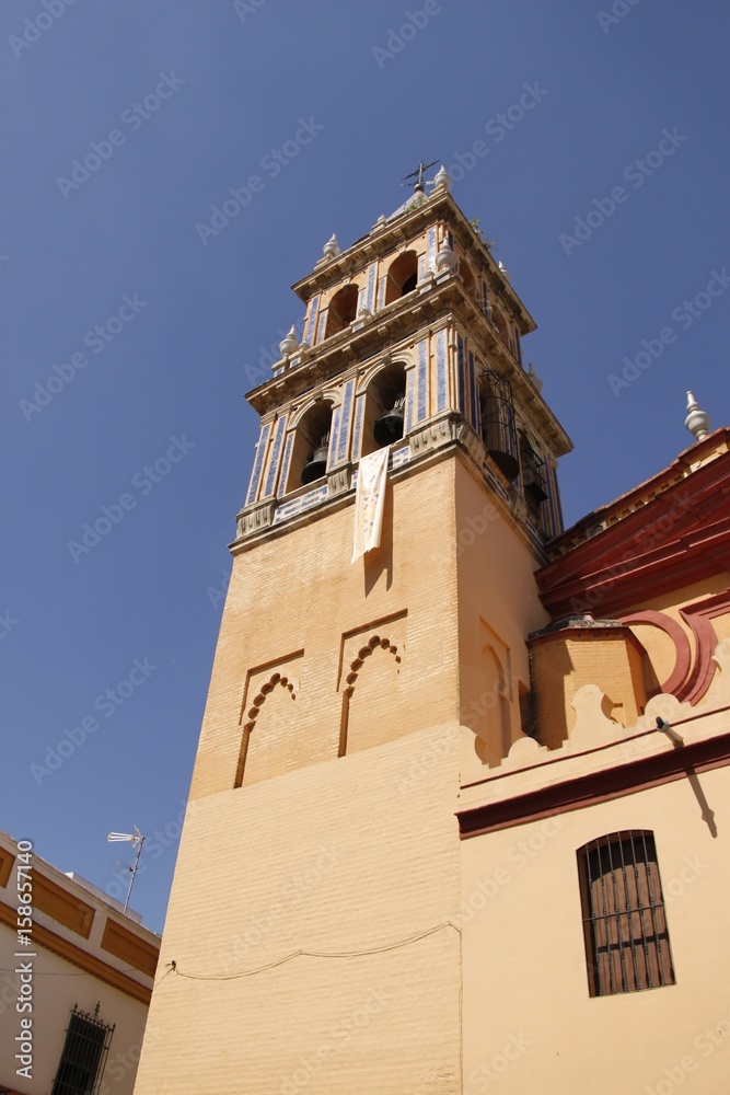 Clocher d'église à Séville, Espagne