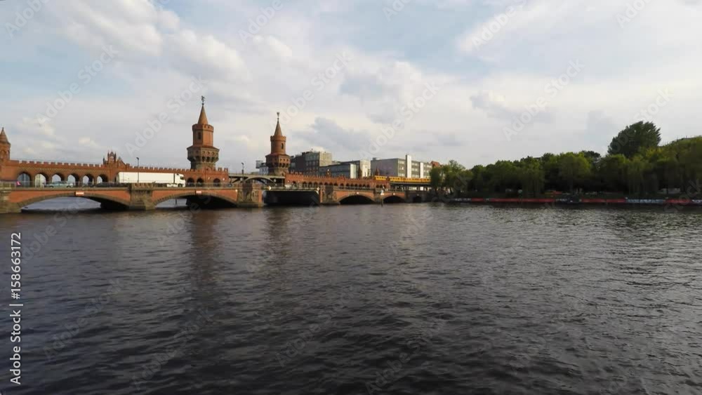 Oberbaumbrücke / Oberbaum Bridge - Berlin, Kreuzberg Oberbaumbrücke / Oberbaum Bridge - Berlin, Kreuzberg