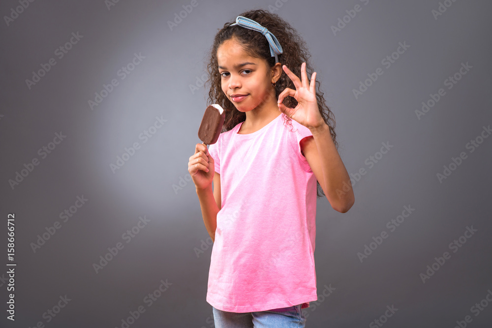 Fototapeta premium Young black teenage girl 