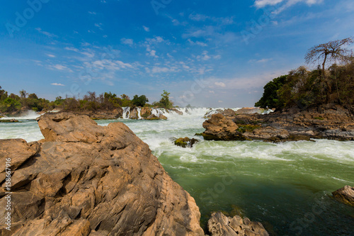 Khone Phapheng waterfall in Laos © sitriel
