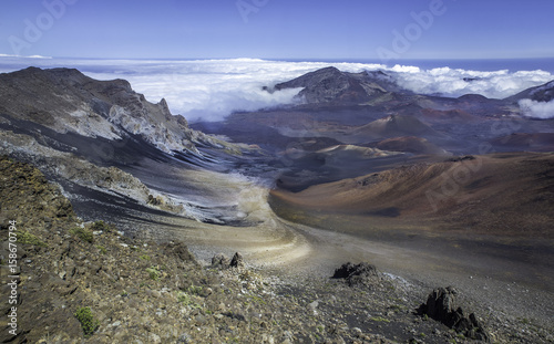 фотографія Looking down into the colorful but barren volcanic crater of Haleakala in Maui, Hawaii, USA