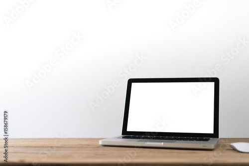 Mock up Blank screen of Laptop