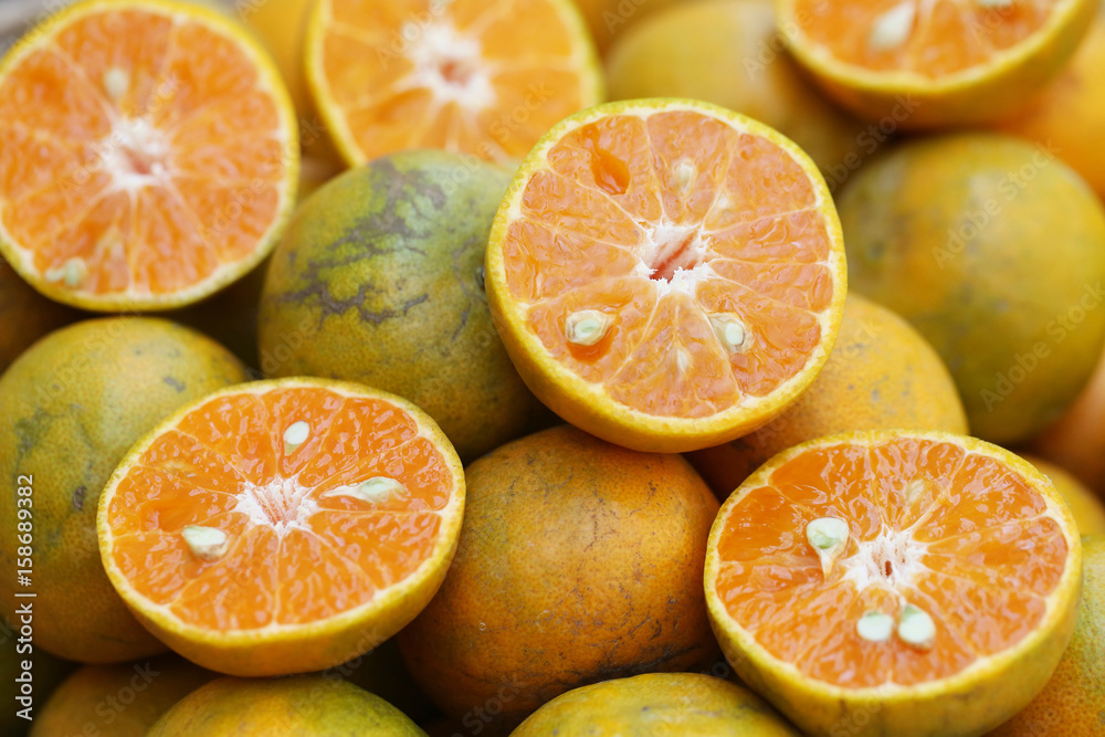 Fototapeta premium oranges in a basket