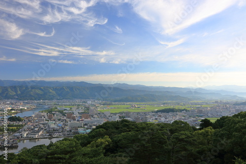 日本の風景 高知市 五台山展望台からの眺望 明け方