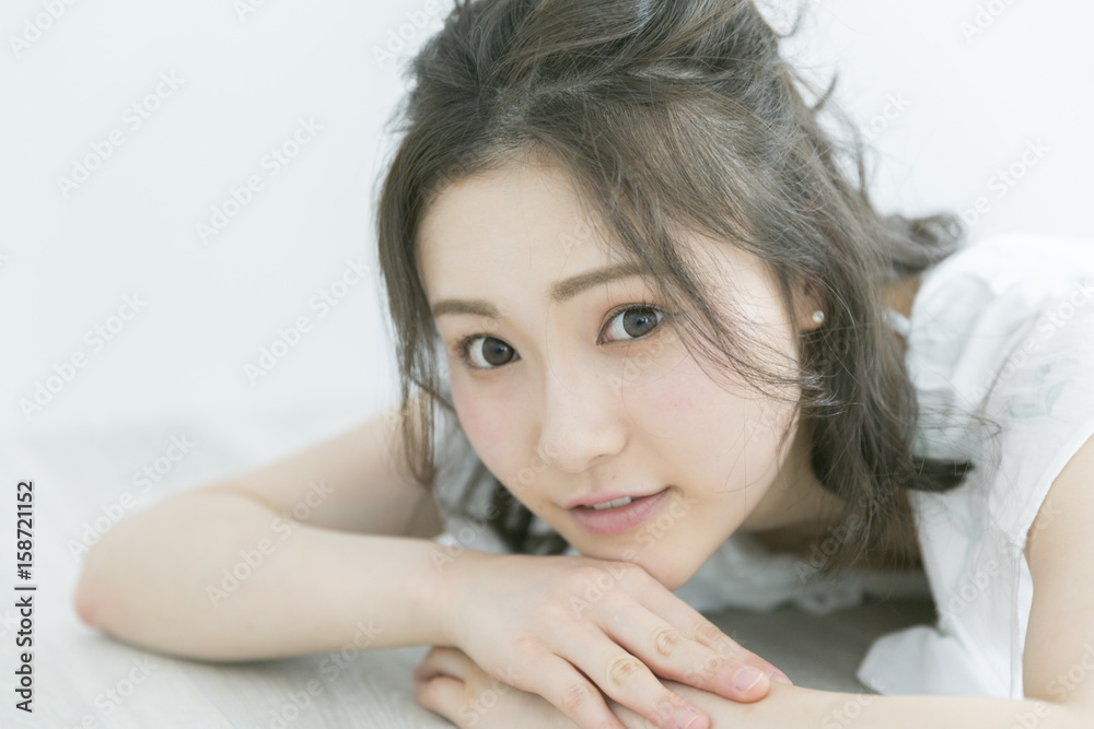 Fototapeta premium パジャマの女性