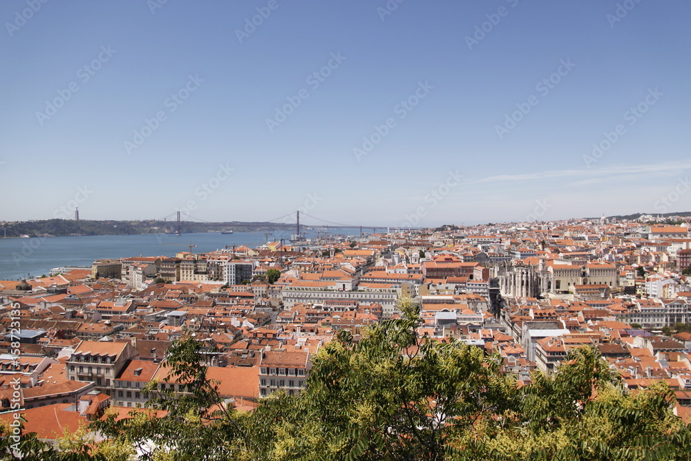 Panorama urbain et fleuve Tage à Lisbonne, Portugal	