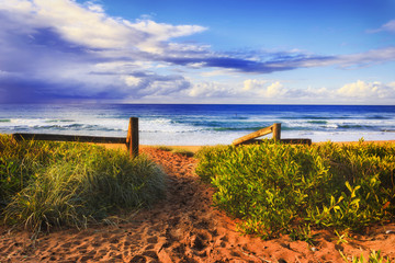 Fototapete Abstieg zum Strand Strandtor am Bungan Beach Australien  © Taras Vyshnya