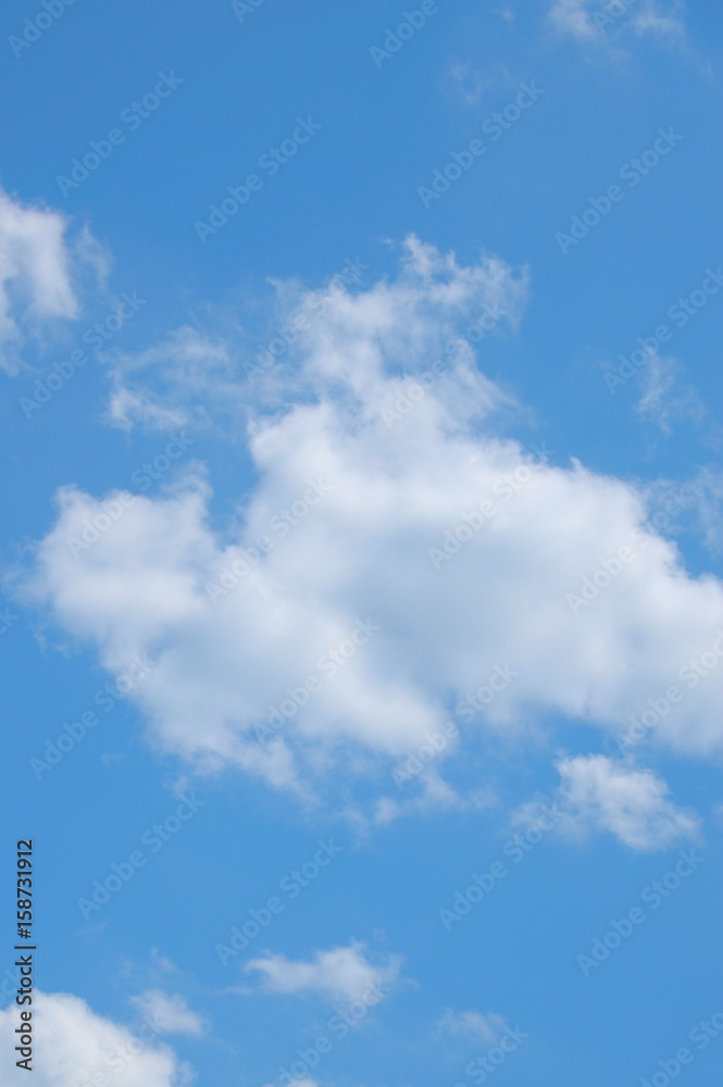 Obraz premium Blue sky with clouds