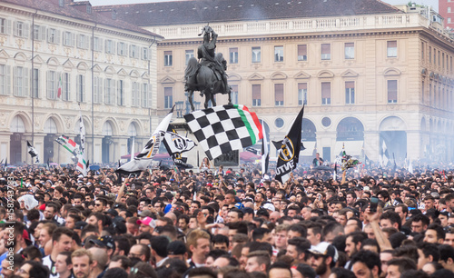 Tifosi della juventus in piazza san carlo a Torino photo