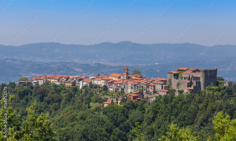 Fosdinovo Dorf in Italien Toskana Panorama