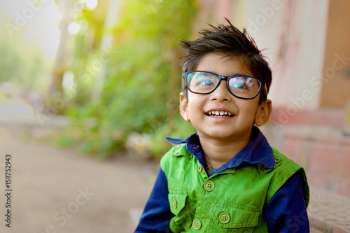 Fotografie Indian child wear eyeglass