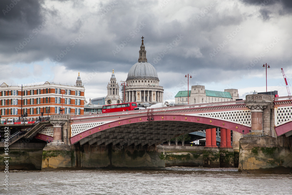 LONDON/UK - MAY 20 : St. Paul Cathedral and Blackfriar's Bridge, London