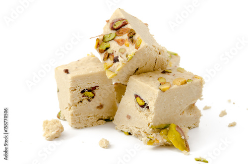 Fototapeta Halva mit Pistazien