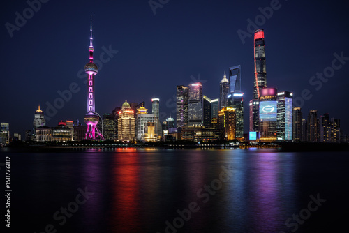 Shanghai bei Nacht  Skyline Finanz-District