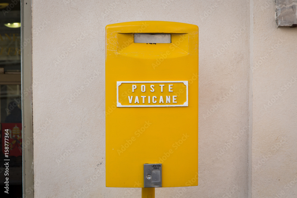 Briefkasten am Vatikan in Rom Briefkasten am Vatikan in Rom
