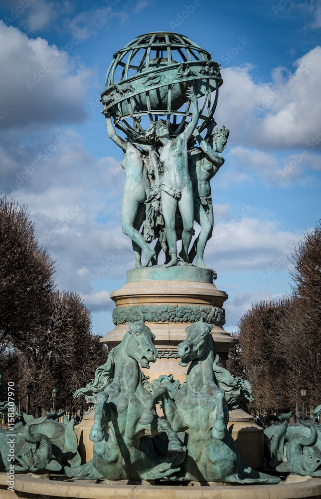 Obraz premium Paris statue