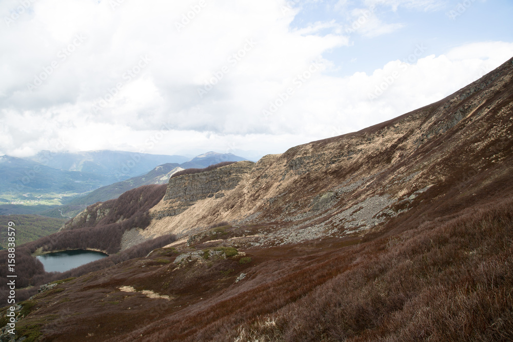 Fototapeta premium Panorama, Cima Canuti, Parco nazionale dell'Appennino Tosco-Emiliano, primavera