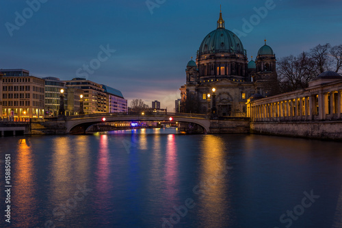 Berliner Dom im Sonnenuntergang © reneberger123