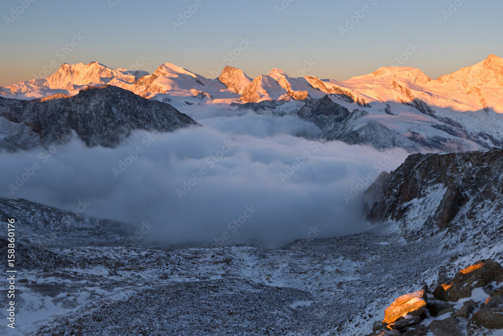 4000er in Wallis at sunrise